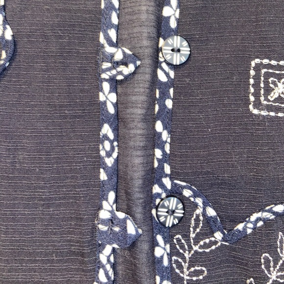 Button up - Picture 7 of 12